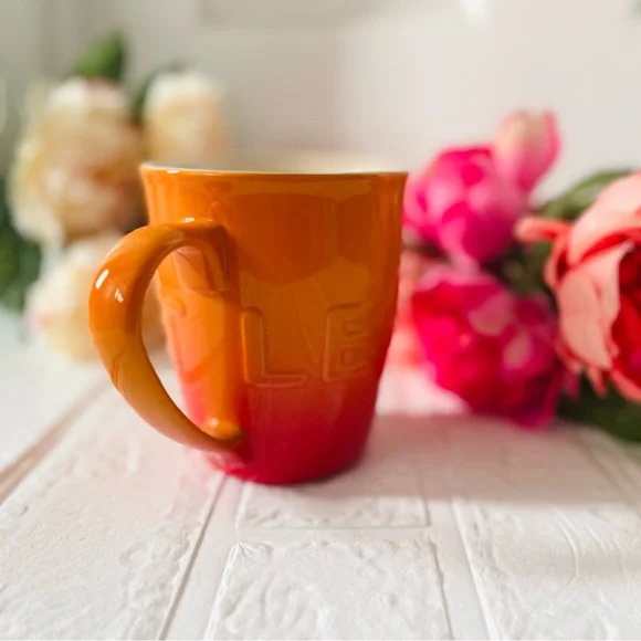 New Le Creuset Extra-Large Logo Coffee Mug Flame 20oz - Picture 4 of 6